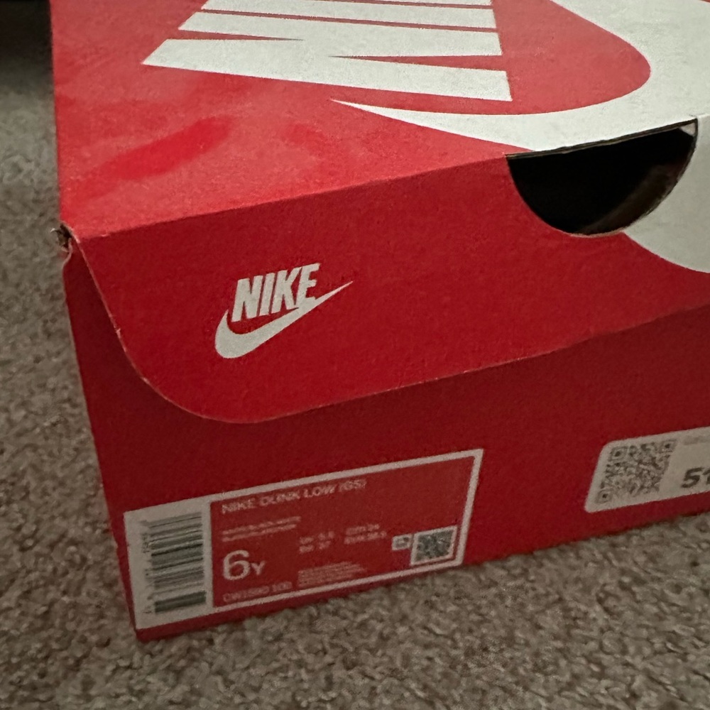 Black/White Dunks - image 2